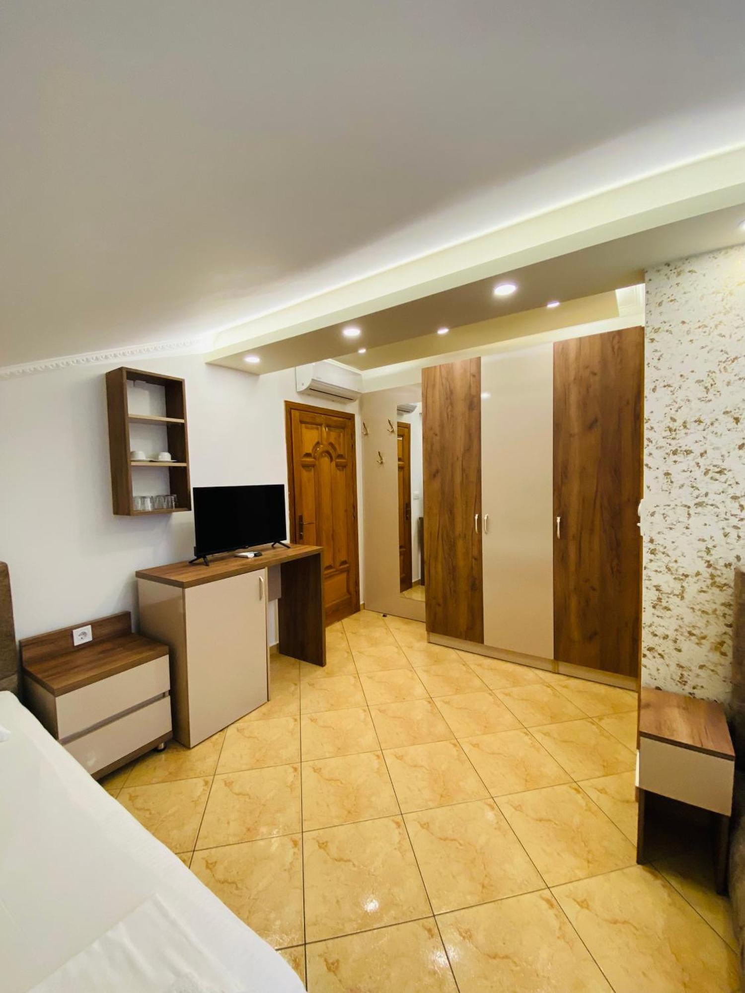 Apart Hotel Llolla อุลซิน ภายนอก รูปภาพ