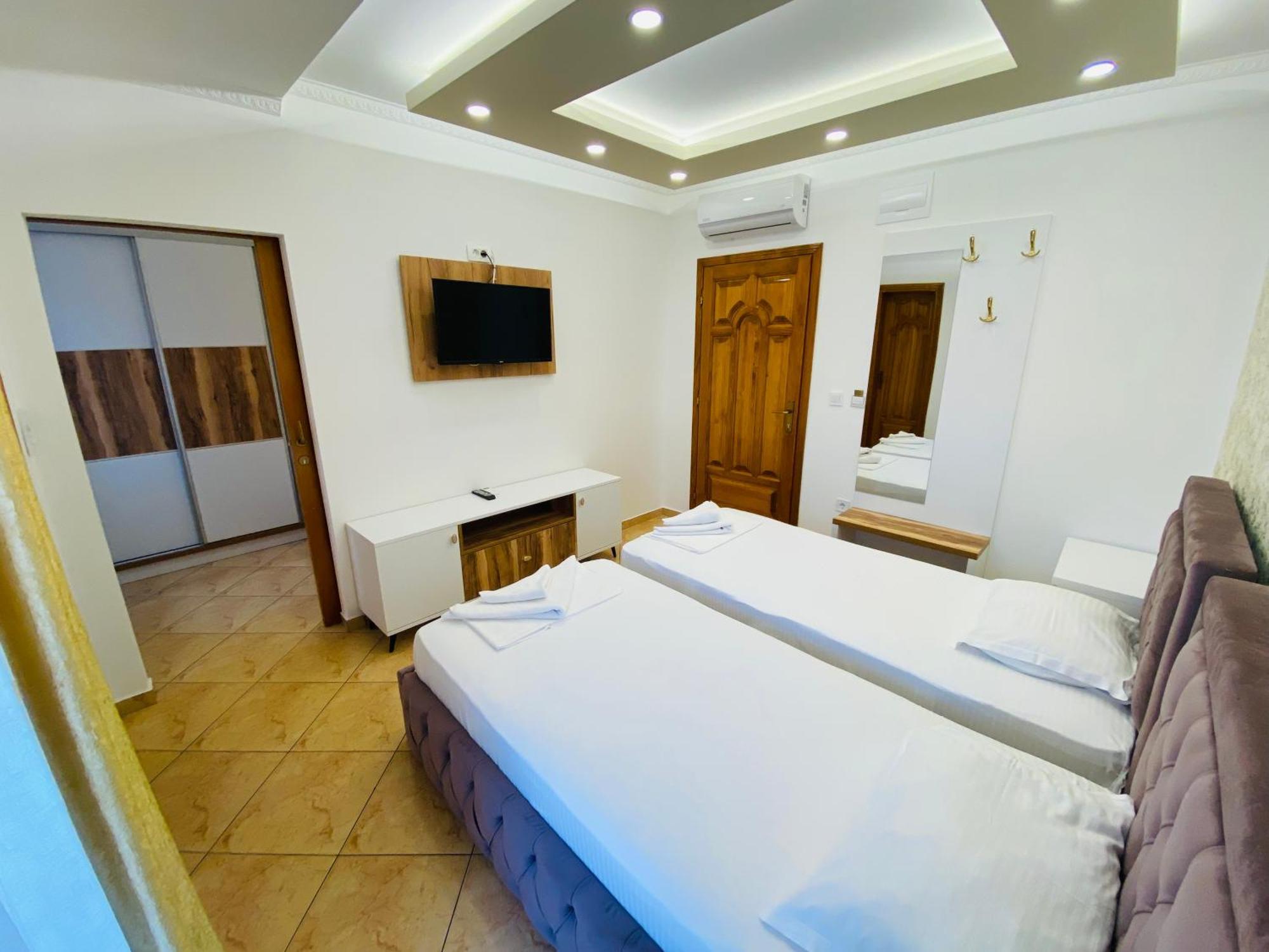 Apart Hotel Llolla อุลซิน ภายนอก รูปภาพ