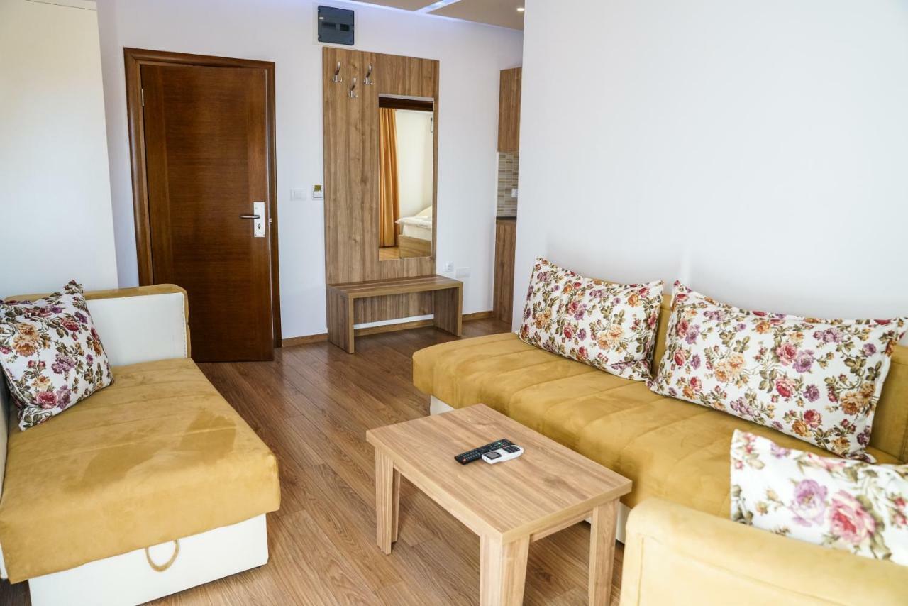 Apart Hotel Llolla อุลซิน ภายนอก รูปภาพ